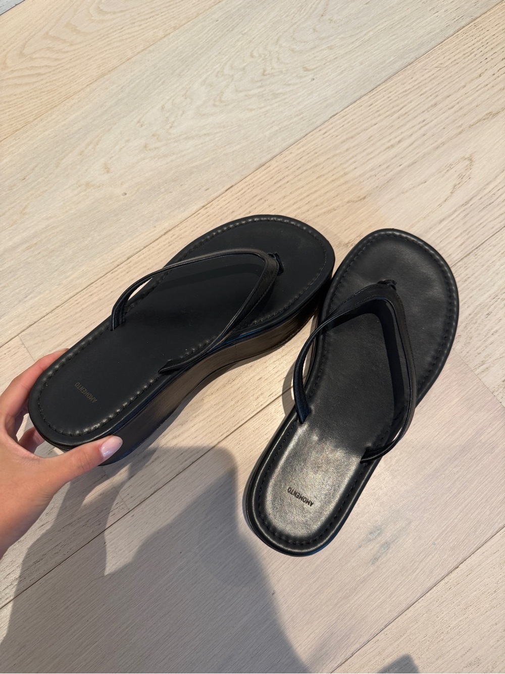 Amomento platform japanese style sandals black